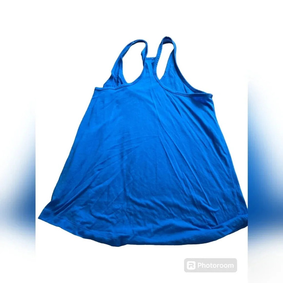 Old Navy Performance Racerback Sleeveless Shirt - Picture 2 of 3